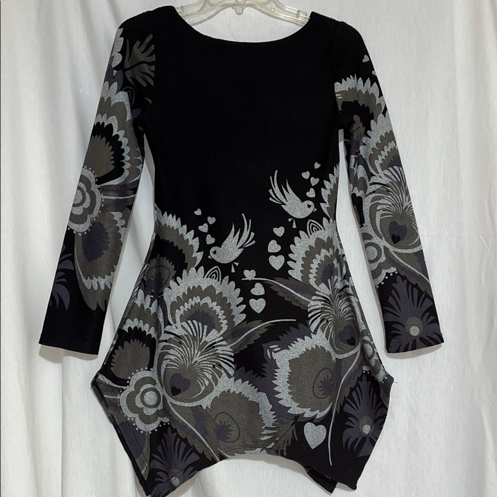 Papillon Vancouver Los Angeles Black and Gray Floral Asymmetric Dress tunic
